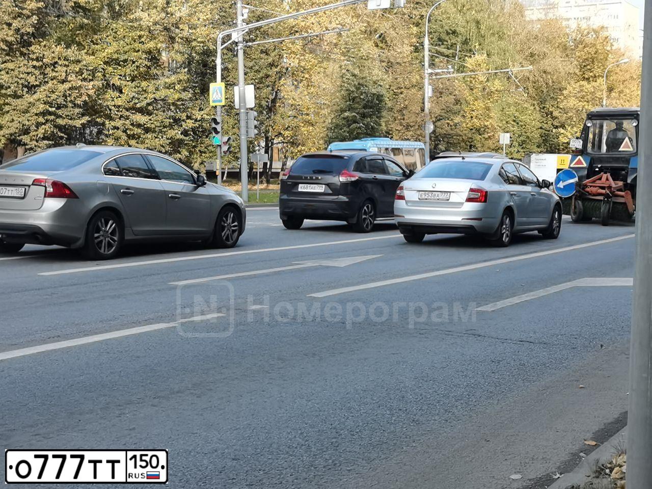 Фото автомобиля INFINITI QX80 /QX56/, 2008 — госномер О777ТТ150. Цвет: ВИШНЕВЫЙ