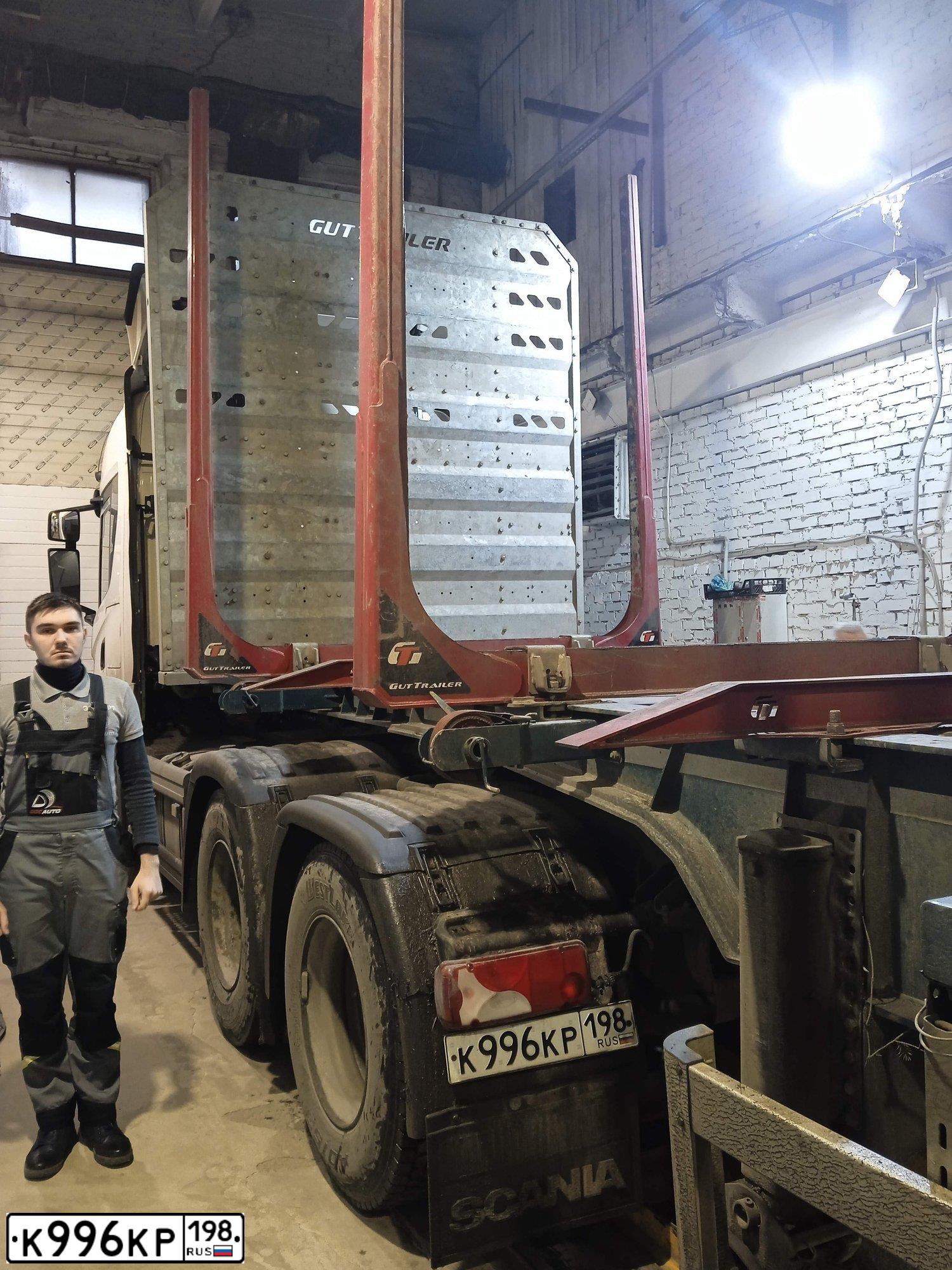 Фото автомобиля SCANIA SERIE P /6X4/, 2020 — госномер К996КР198. Цвет: Белый