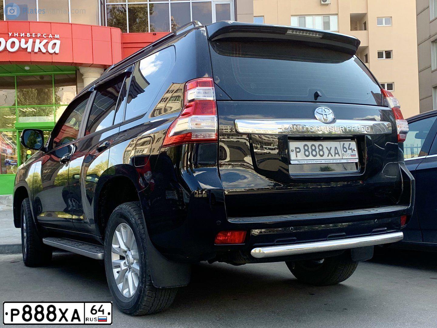 Фото автомобиля TOYOTA LANDCRUISER, 2013 — госномер Р888ХА64. Цвет: ЧЕРНЫЙ