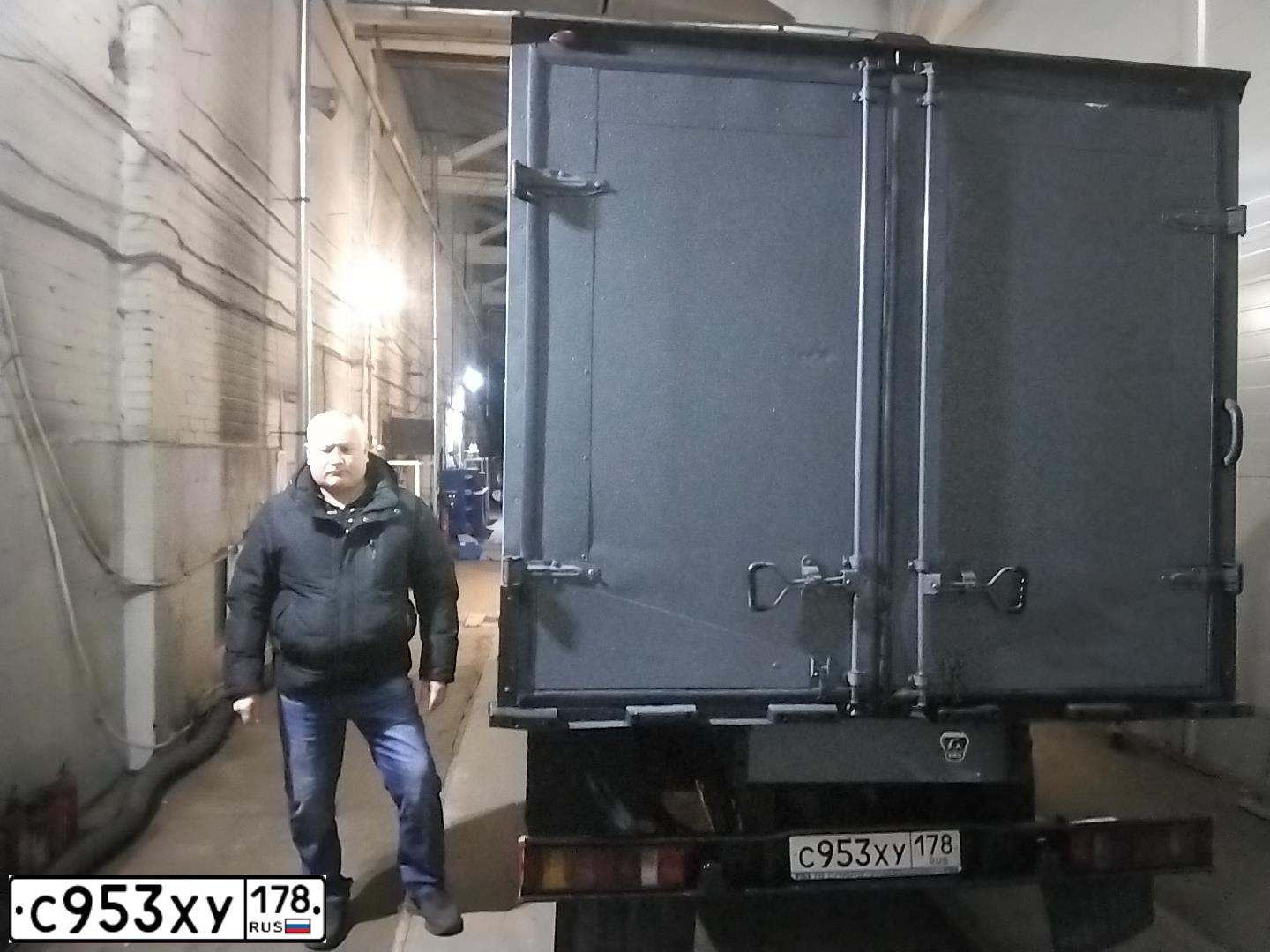 Фото автомобиля GAZ GAZEL NEXT, 2014 — госномер С953ХУ178. Цвет: СЕРЫЙ