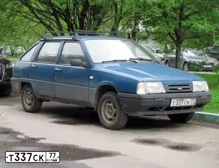 Фото автомобиля IZH 2126, 2004 — госномер Е933ВН164. Цвет: СИНЯЯ БАЛТИКА