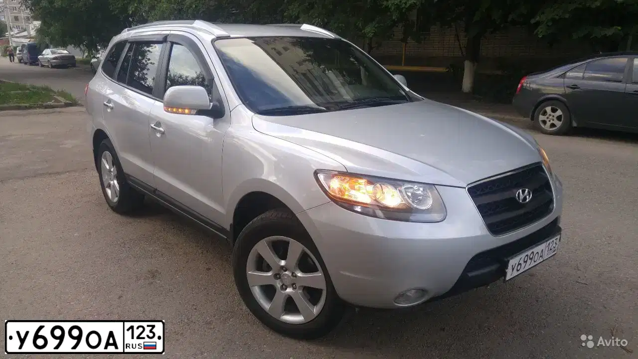 Фото автомобиля HYUNDAI SANTA FE, 2008 — госномер О241СН93. Цвет: Серебристый