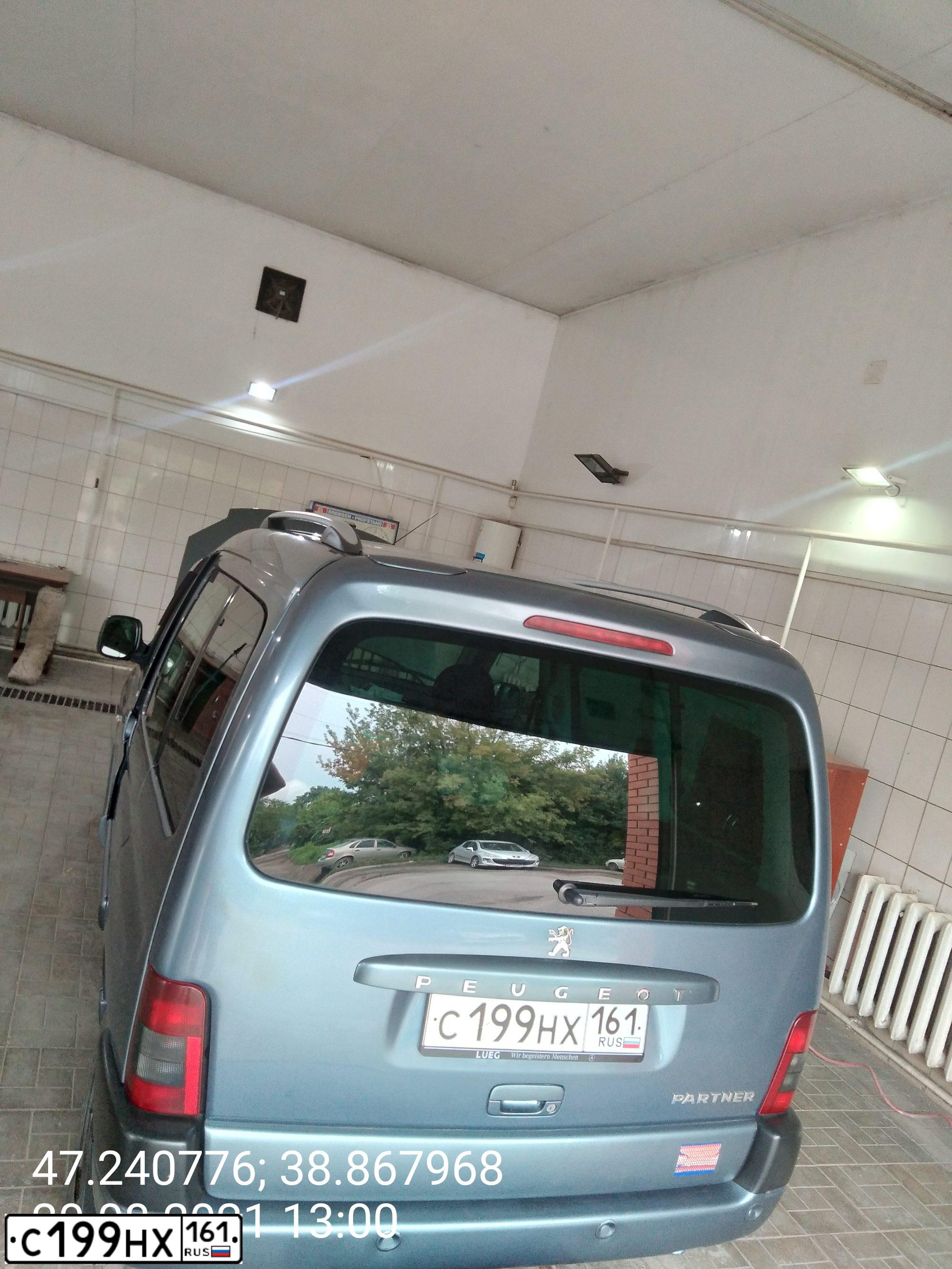 Фото автомобиля PEUGEOT PARTNER, 2007 — госномер С199НХ161. Цвет: СЕРЫЙ
