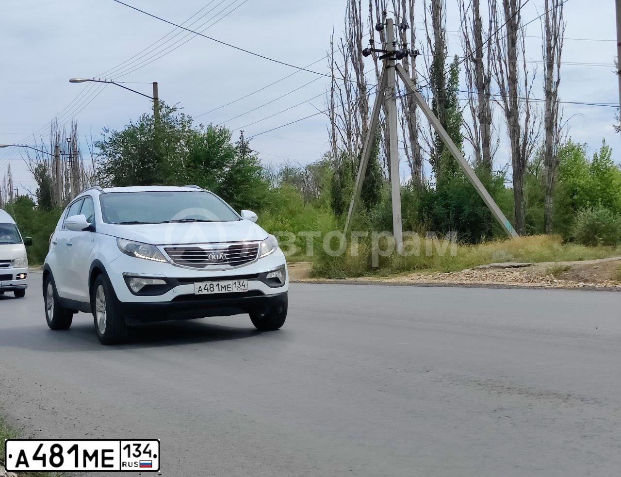 Фото автомобиля KIA SPORTAGE, 2013 — госномер А481МЕ134. Цвет: БЕЛЫЙ
