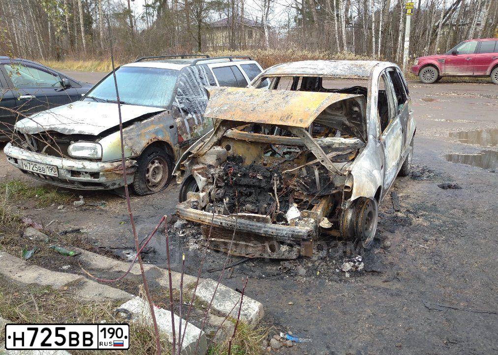 Фото автомобиля VOLKSWAGEN GOLF, 1996 — госномер Н725ВВ190. Цвет: СЕРЕБРИСТЫЙ