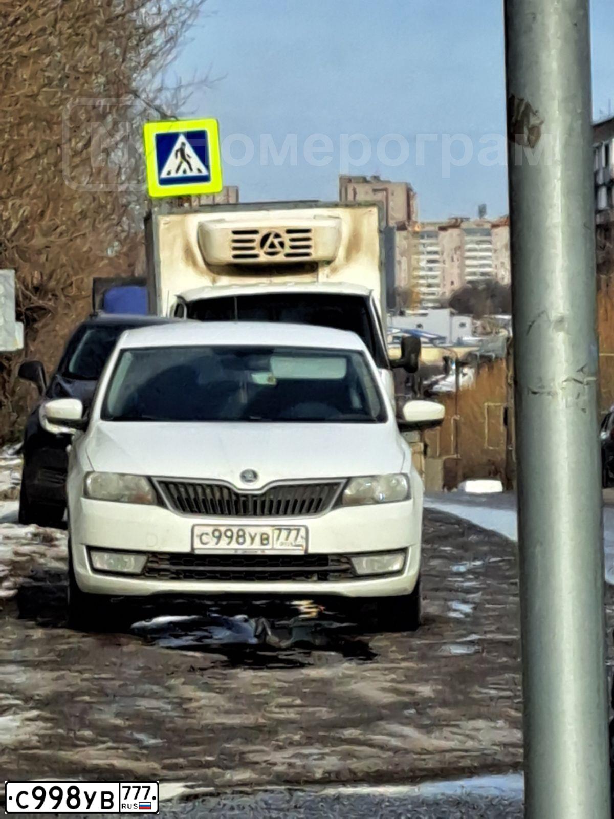 Фото автомобиля SKODA RAPID, 2016 — госномер С998УВ777. Цвет: БЕЛЫЙ