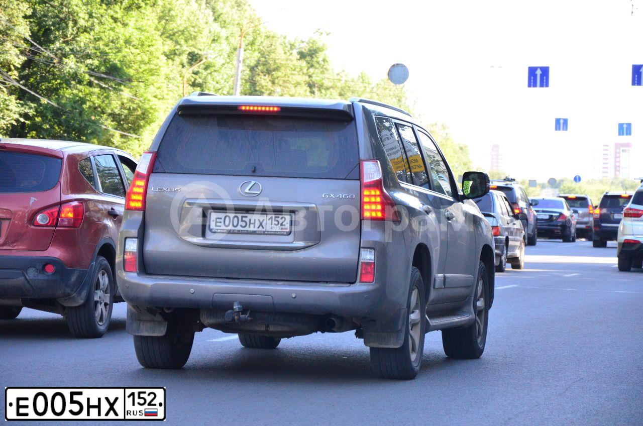 Фото автомобиля TOYOTA LANDCRUISER, 2007 — госномер Е005НХ152. Цвет: ЧЕРНЫЙ
