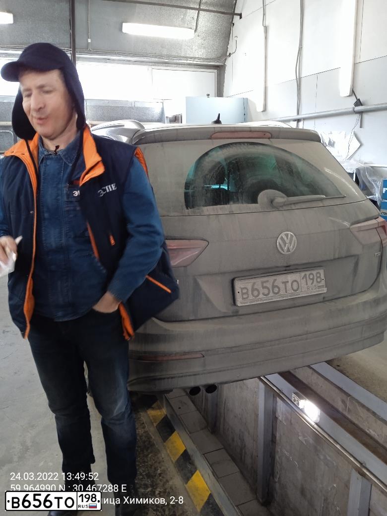 Фото автомобиля VOLKSWAGEN TIGUAN, 2017 — госномер С386ВН196. Цвет: ЧЕРНЫЙ