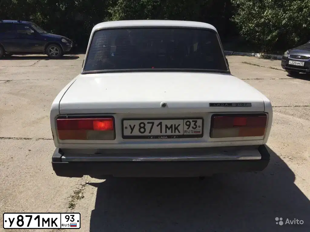Фото автомобиля LADA 2107, 2005 — госномер У871МК93. Цвет: ЯРКО БЕЛЫЙ
