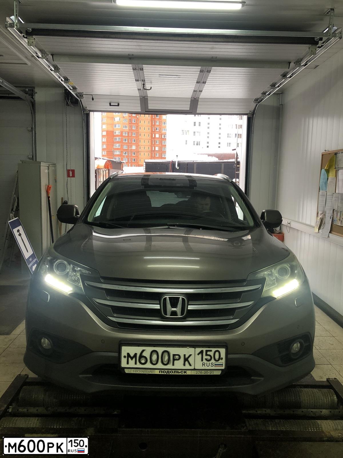 Фото автомобиля FORD FOCUS, 2008 — госномер М600РК150. Цвет: ЧЕРНЫЙ
