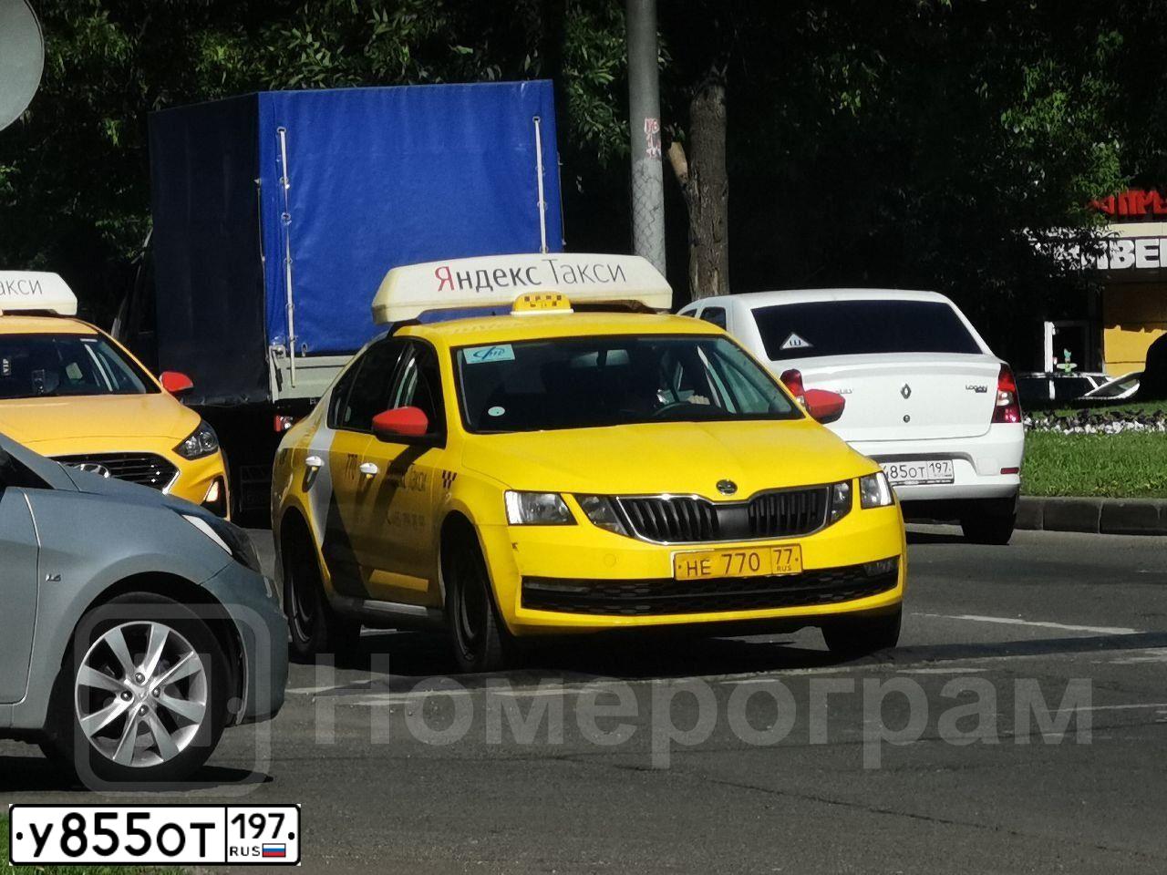 Фото автомобиля MITSUBISHI ASX, 2011 — госномер У855ОТ197. Цвет: Серый