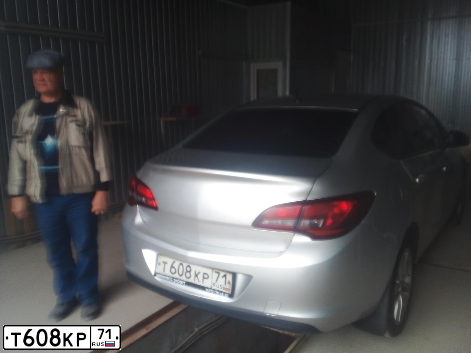 Фото автомобиля OPEL ASTRA, 2012 — госномер О837КМ71. Цвет: серебристый