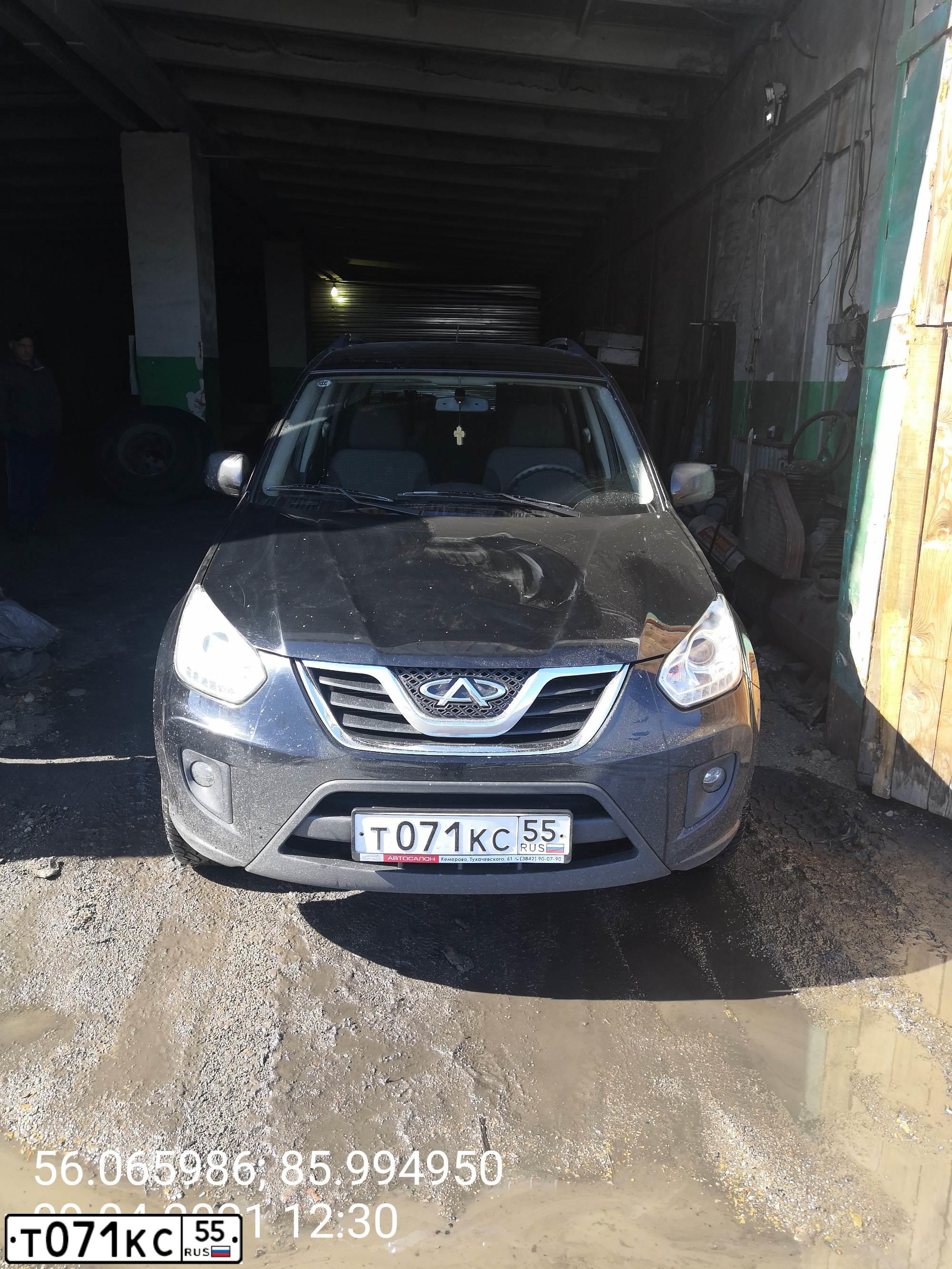 Фото автомобиля CHERY TIGGO, 2014 — госномер К004НА142. Цвет: ЧЕРНЫЙ
