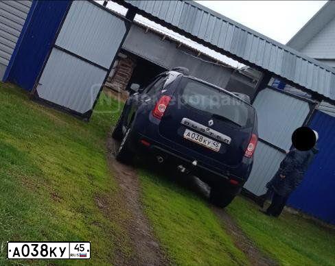 Фото автомобиля RENAULT DUSTER, 2014 — госномер А038КУ45. Цвет: ТЕМНО-СИНИЙ