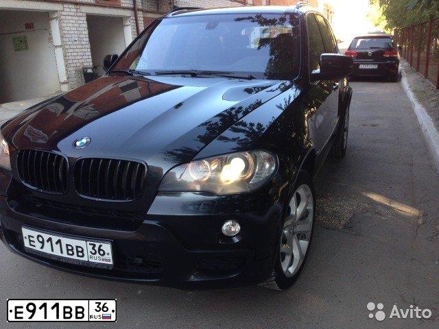 Фото автомобиля BMW X5, 2005 — госномер Е911ВВ36. Цвет: СЕРЫЙ