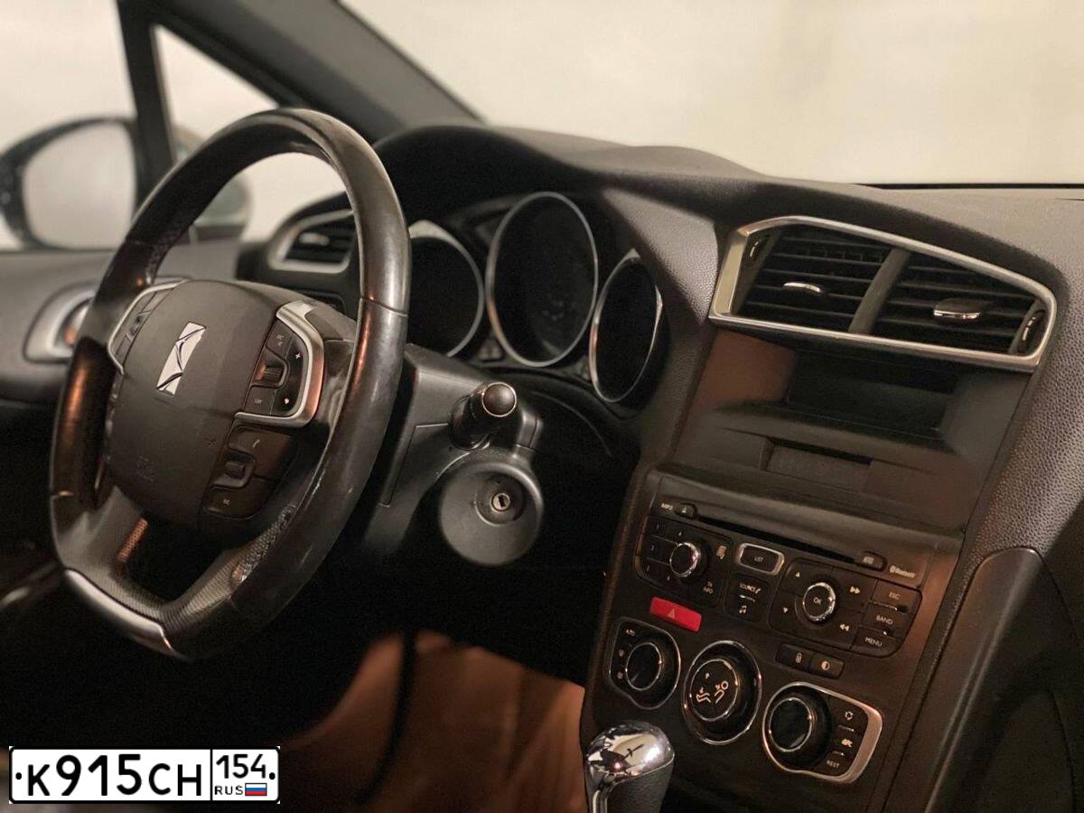 Фото автомобиля CITROEN DS4, 2012 — госномер Р273ТР154. Цвет: Белый