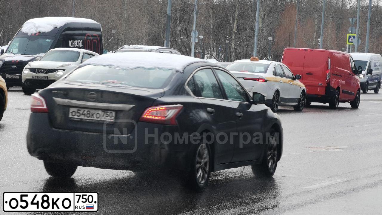 Фото автомобиля NISSAN TEANA, 2014 — госномер О548КО750. Цвет: ЧЕРНЫЙ