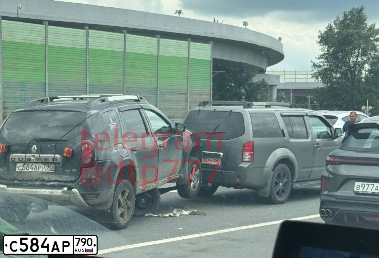 Фото автомобиля RENAULT DUSTER, 2017 — госномер С584АР790. Цвет: ЧЕРНЫЙ