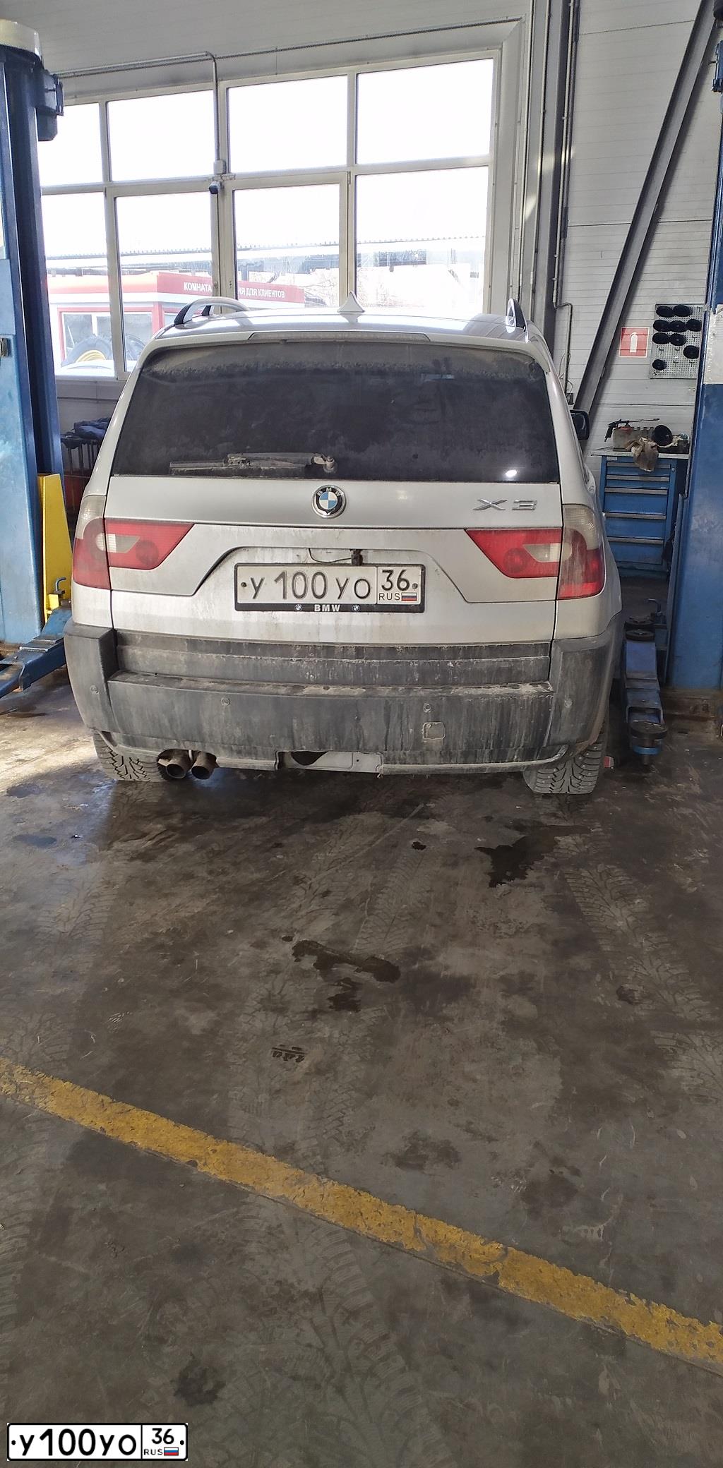 Фото автомобиля BMW X3, 2004 — госномер У100УО36. Цвет: Серебристый