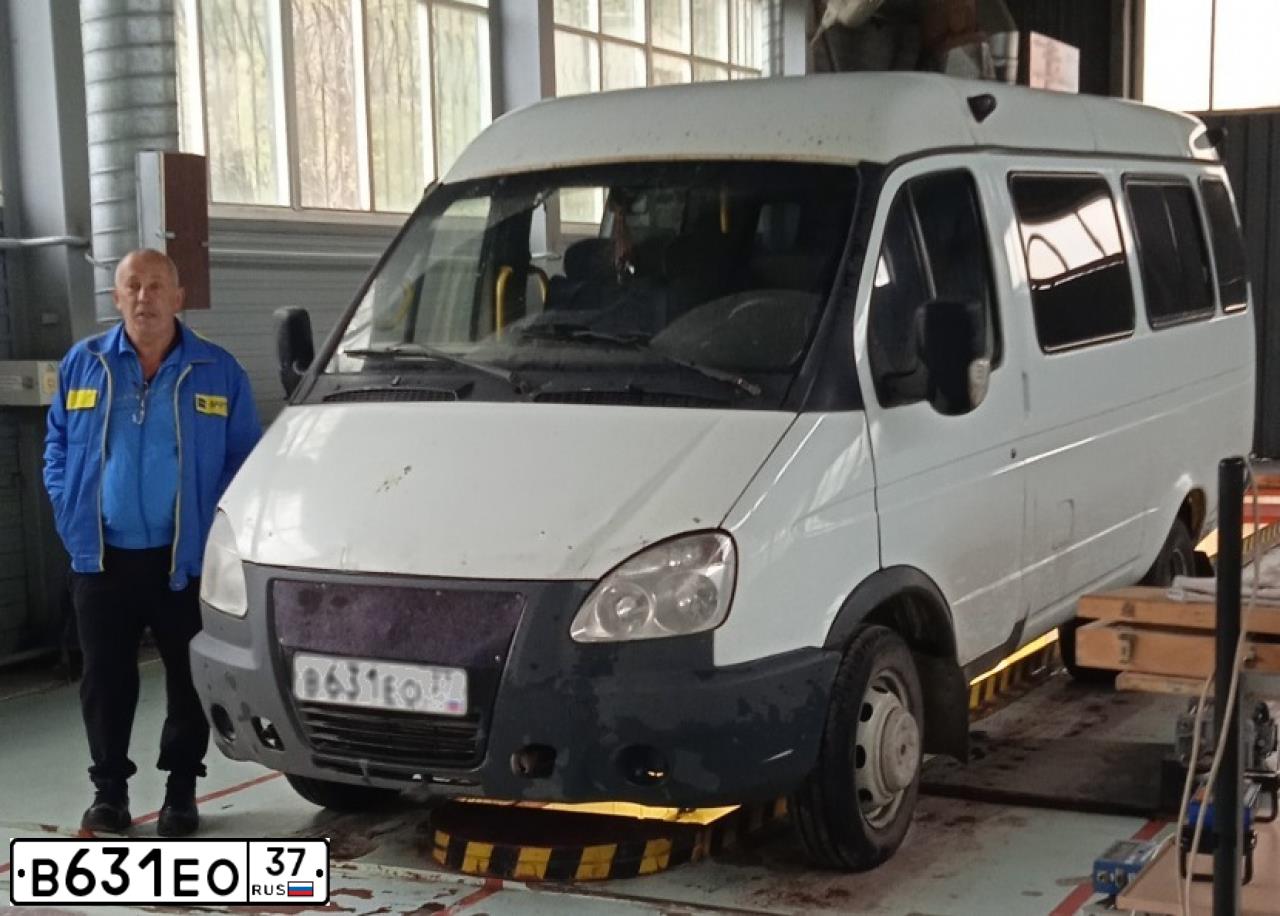Фото автомобиля GAZ 3221 GAZEL, 2010 — госномер М911ММ37. Цвет: Белый