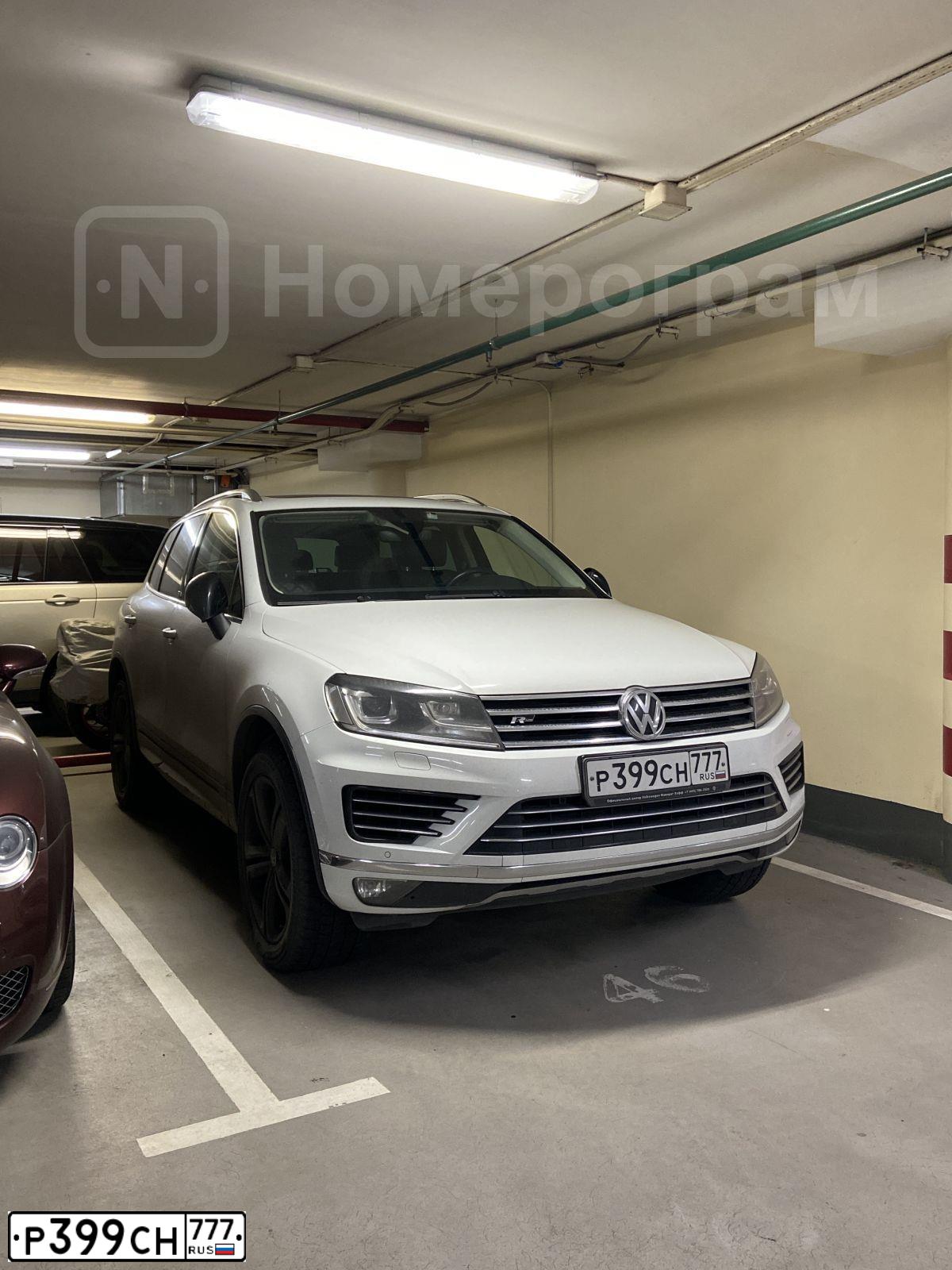 Фото автомобиля VOLKSWAGEN TOUAREG, 2016 — госномер Р399СН777. Цвет: БЕЛЫЙ
