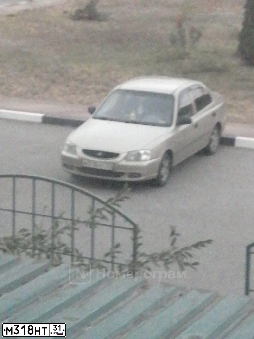 Фото автомобиля TAGAZ ACCENT, 2003 — госномер М318НТ31. Цвет: БЕЖЕВЫЙ