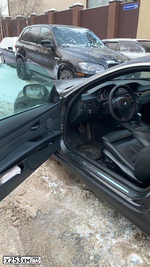 Фото автомобиля BMW SERIE 3, 2010 — госномер М326АМ53. Цвет: ЧЕРНЫЙ
