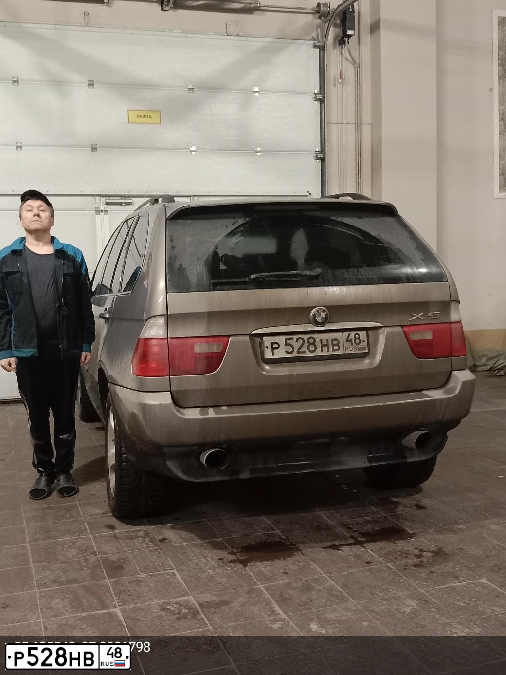 Фото автомобиля BMW X5, 2005 — госномер М226КО186. Цвет: ТЕМНО-БЕЖЕВЫЙ
