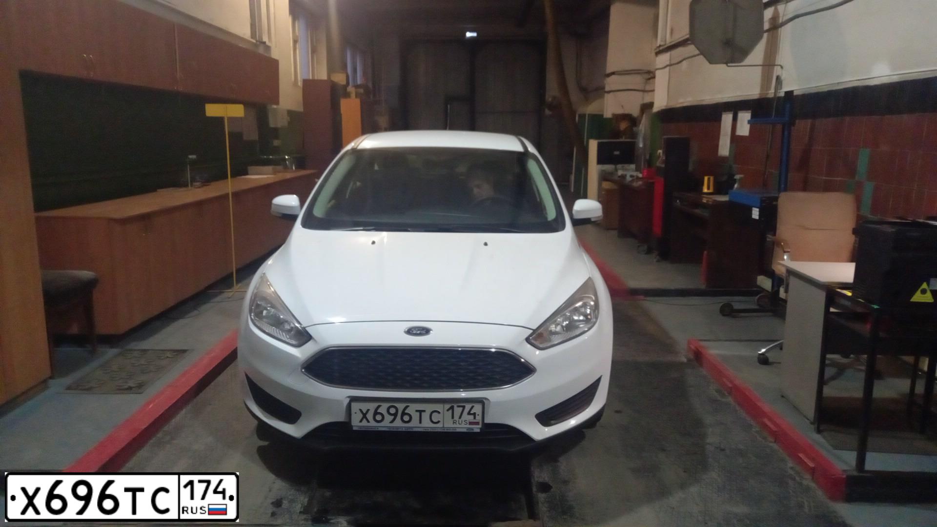 Фото автомобиля FORD FOCUS, 2016 — госномер Т264СА196