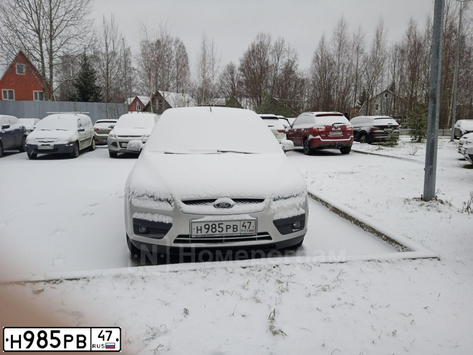 Фото автомобиля FORD FOCUS, 2006 — госномер Р555АК72. Цвет: серебристый