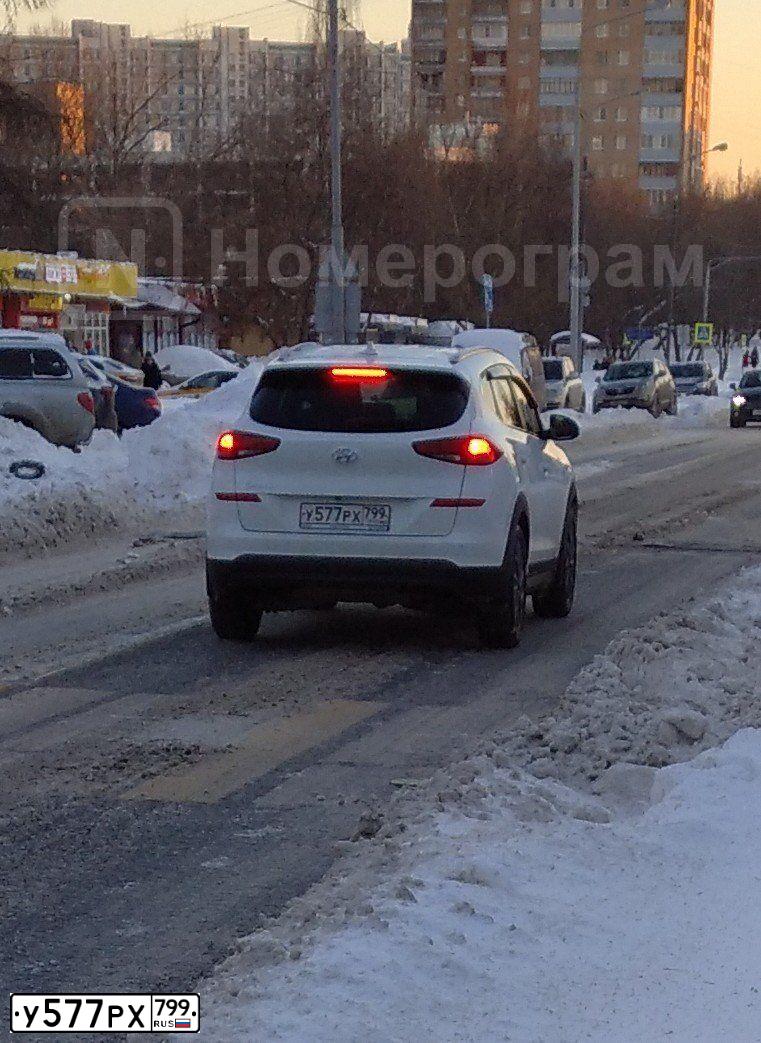 Фото автомобиля HYUNDAI TUCSON, 2019 — госномер Р101НН790. Цвет: Белый