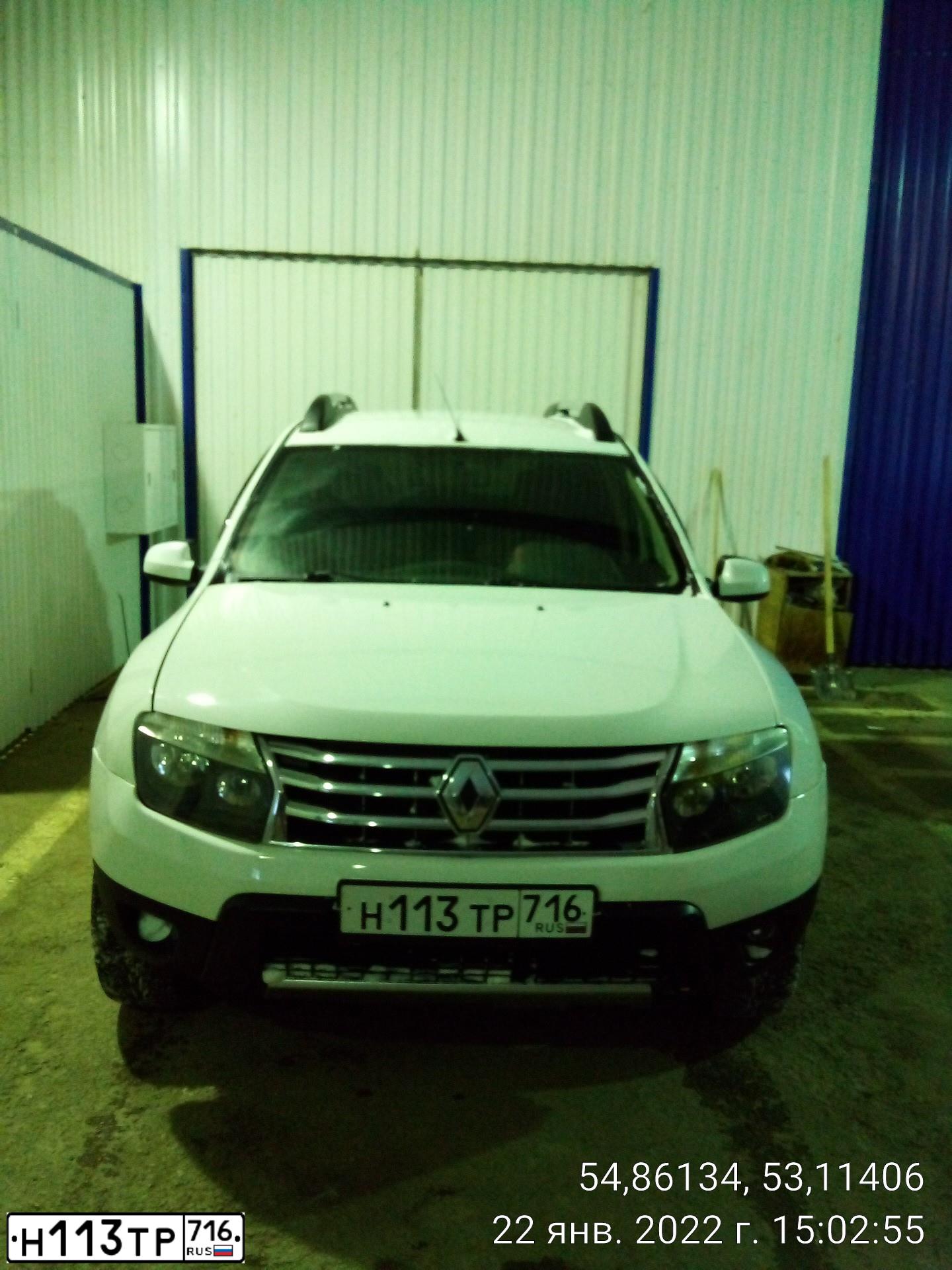 Фото автомобиля RENAULT DUSTER, 2014 — госномер Т080ТК116. Цвет: Белый