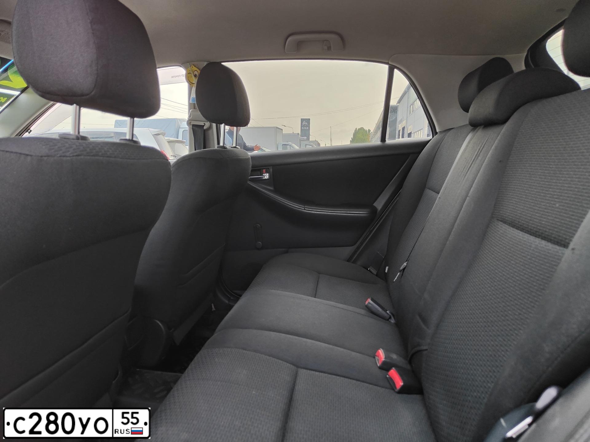 Фото автомобиля TOYOTA COROLLA, 2005 — госномер А091УХ155. Цвет: Серебристый