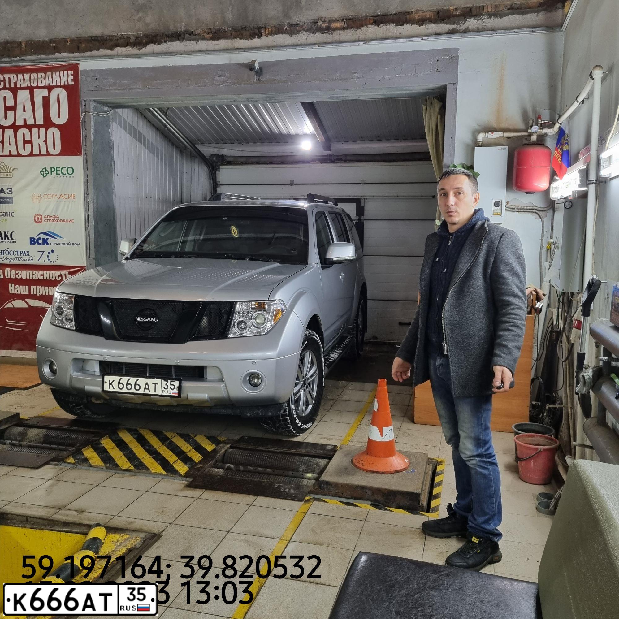 Фото автомобиля NISSAN PATHFINDER, 2007 — госномер К666АТ35. Цвет: СВЕТЛО-СЕРЫЙ