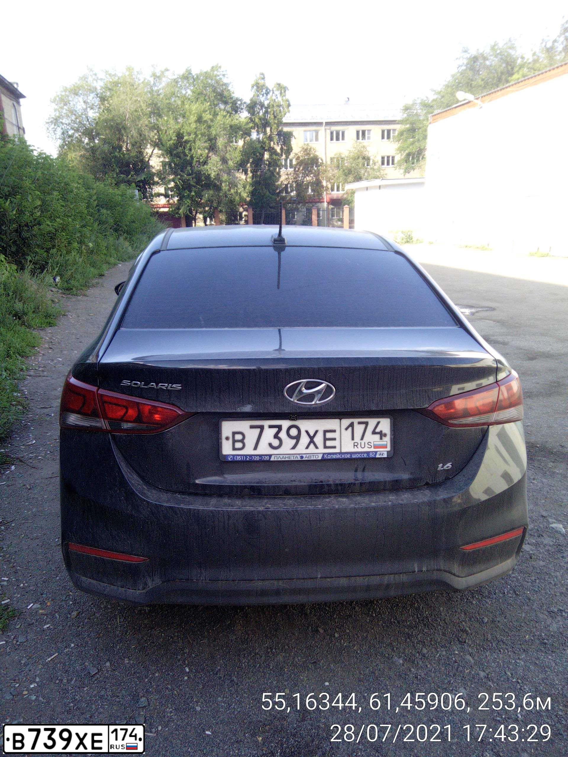 Фото автомобиля HYUNDAI SOLARIS, 2017 — госномер В739ХЕ174. Цвет: ЧЕРНЫЙ