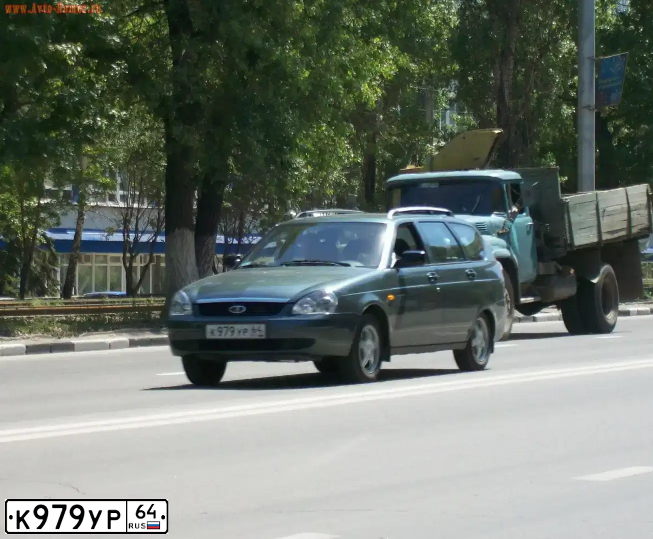 Фото автомобиля LADA 2171 PRIORA, 2009 — госномер К979УР64. Цвет: СИНЕ ЗЕЛЕНЫЙ