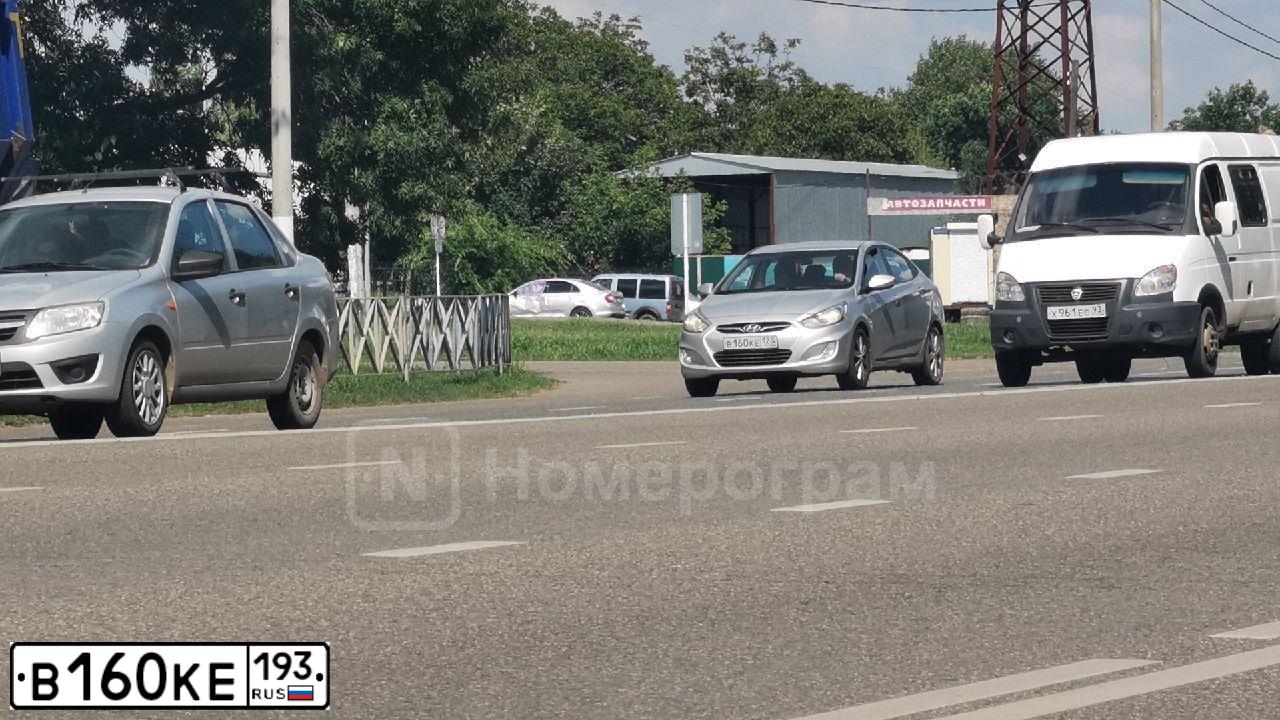 Фото автомобиля CADILLAC ESCALADE, 2007 — госномер В334НК193. Цвет: ЧЕРНЫЙ