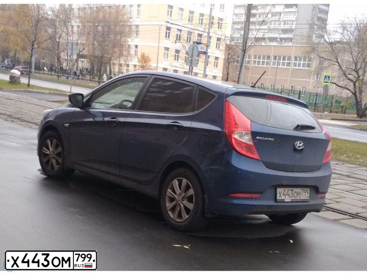 Фото автомобиля HYUNDAI SOLARIS, 2016 — госномер Х443ОМ799. Цвет: СИНИЙ