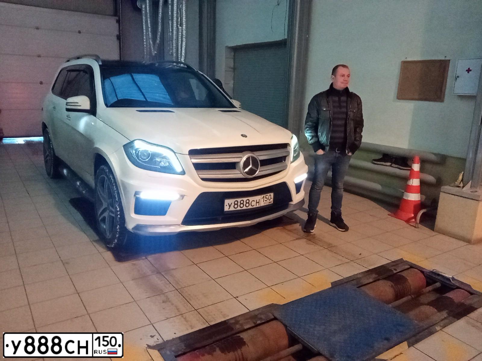 Фото автомобиля NISSAN QASHQAI, 2008 — госномер У888СН150. Цвет: ЧЕРНЫЙ