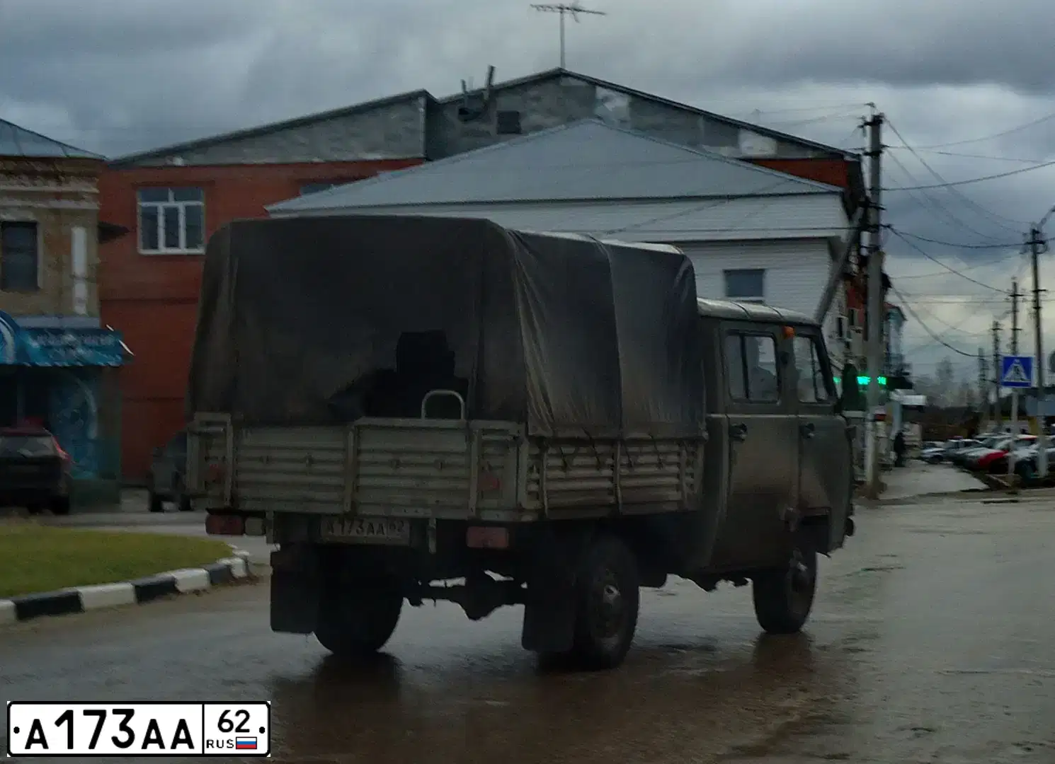 Фото автомобиля LADA 2105, 1983 — госномер А173АА62. Цвет: Красный