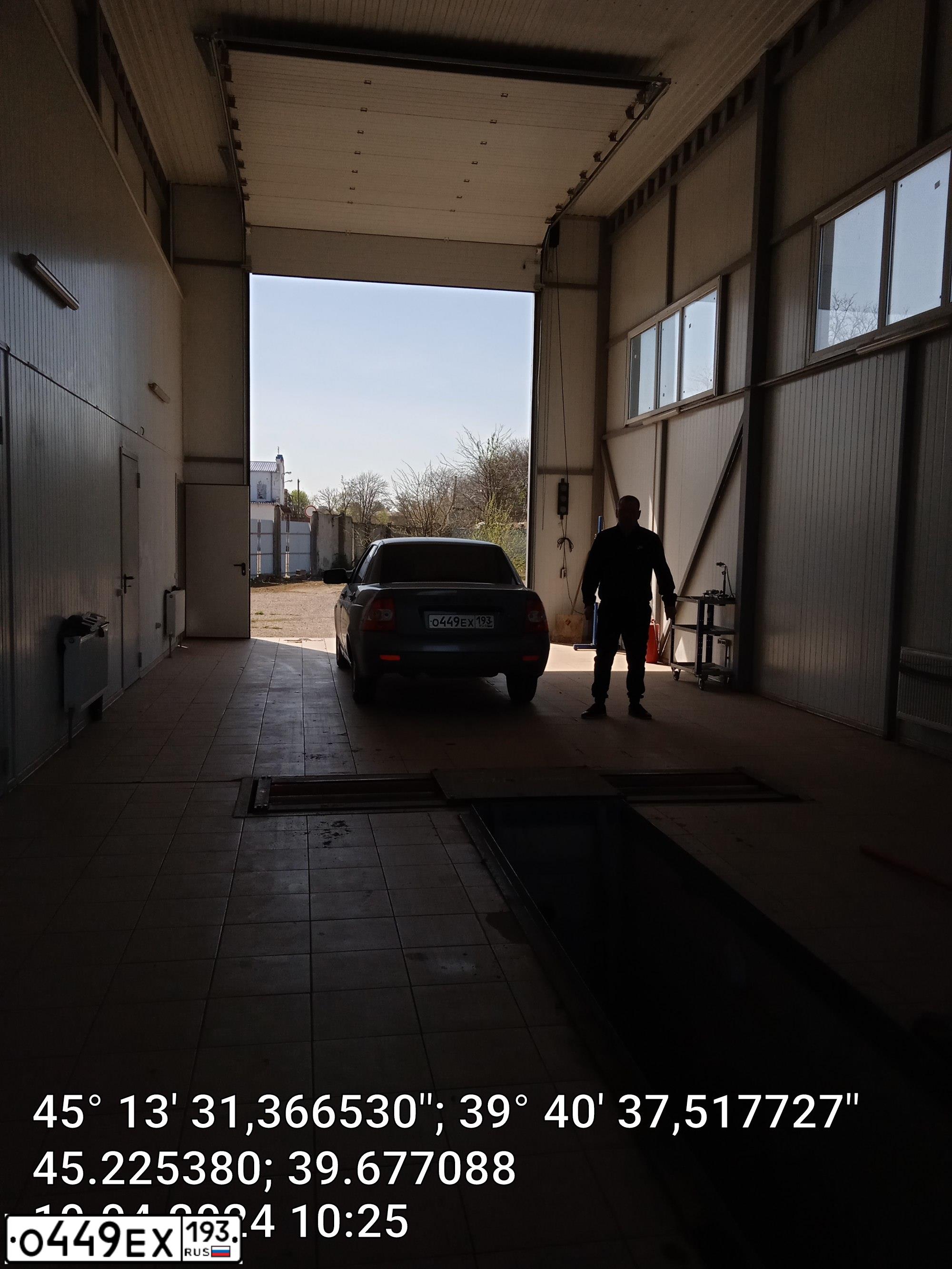 Фото автомобиля LADA 2170 PRIORA, 2010 — госномер О449ЕХ193. Цвет: средний серо-зеленый металлик
