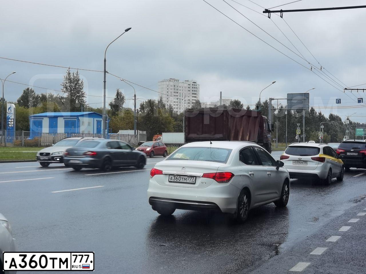 Фото автомобиля CITROEN C4, 2015 — госномер А360ТМ777. Цвет: Белый