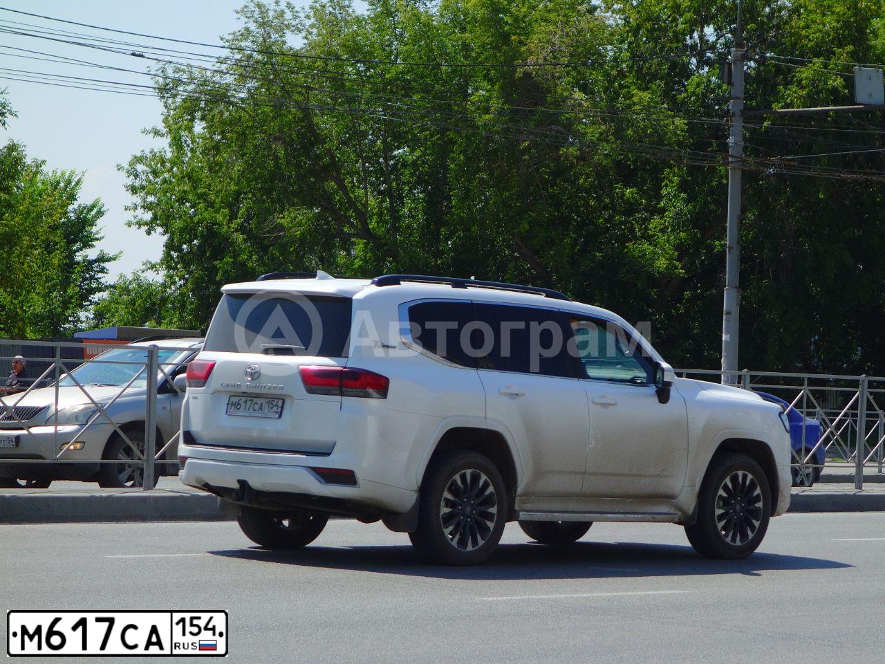 Фото автомобиля TOYOTA LAND CRUISER 300, 2021 — госномер О300УУ154