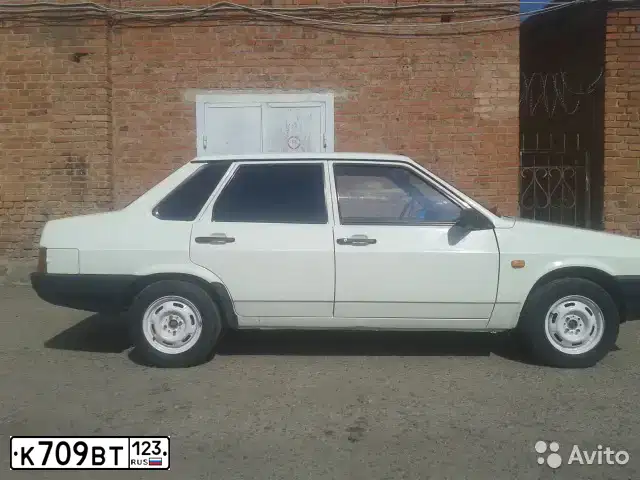 Фото автомобиля LADA 2109 SAMARA, 1997 — госномер М983ТВ126. Цвет: Белый
