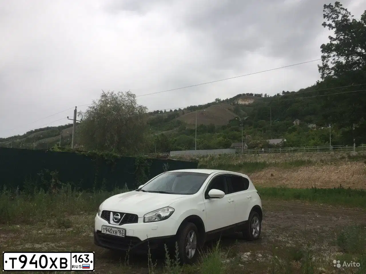 Фото автомобиля NISSAN QASHQAI, 2013 — госномер Х400УМ163. Цвет: Белый