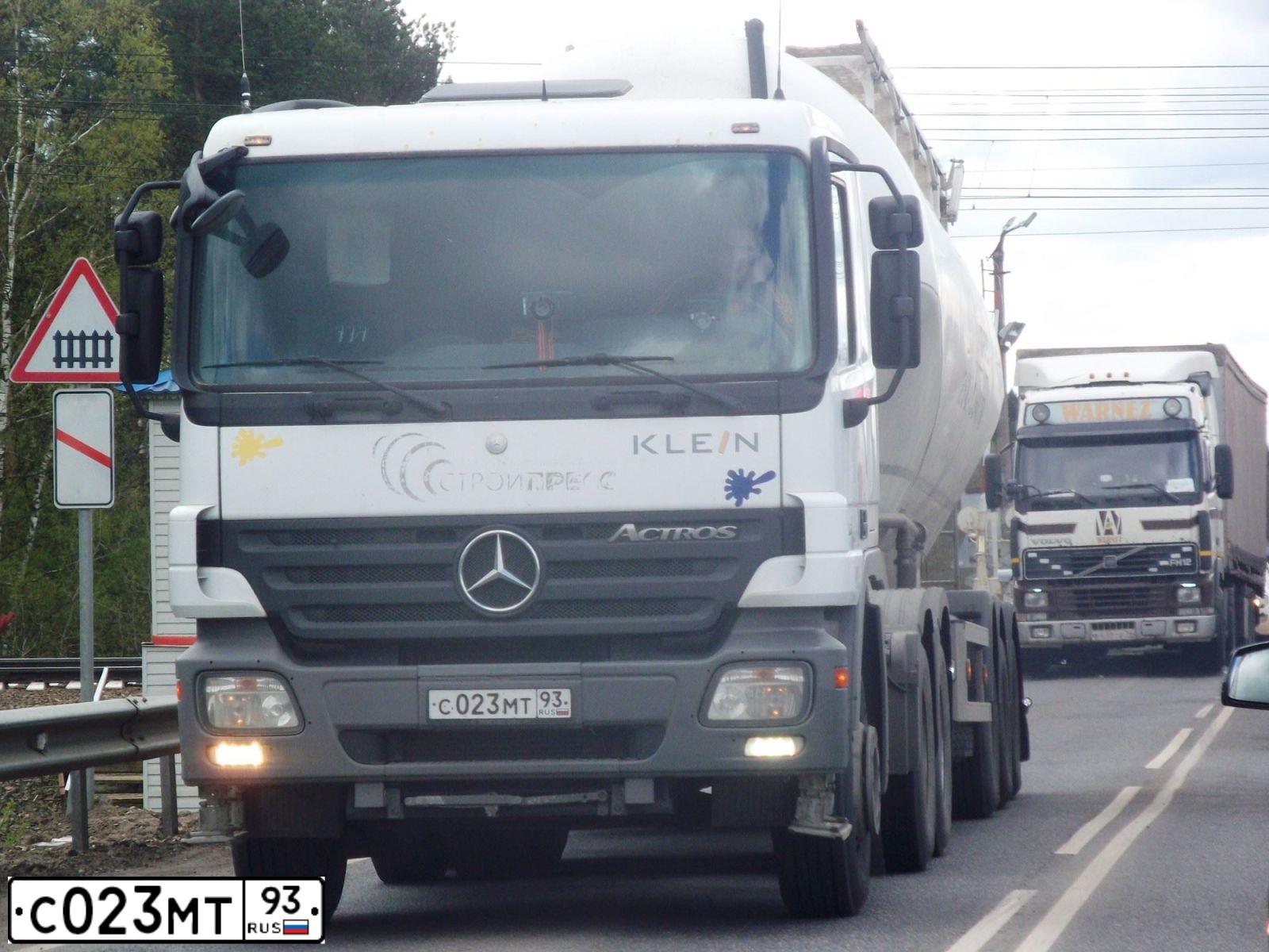 Фото автомобиля MERCEDES ACTROS, 2007 — госномер С023МТ93. Цвет: БЕЛЫЙ