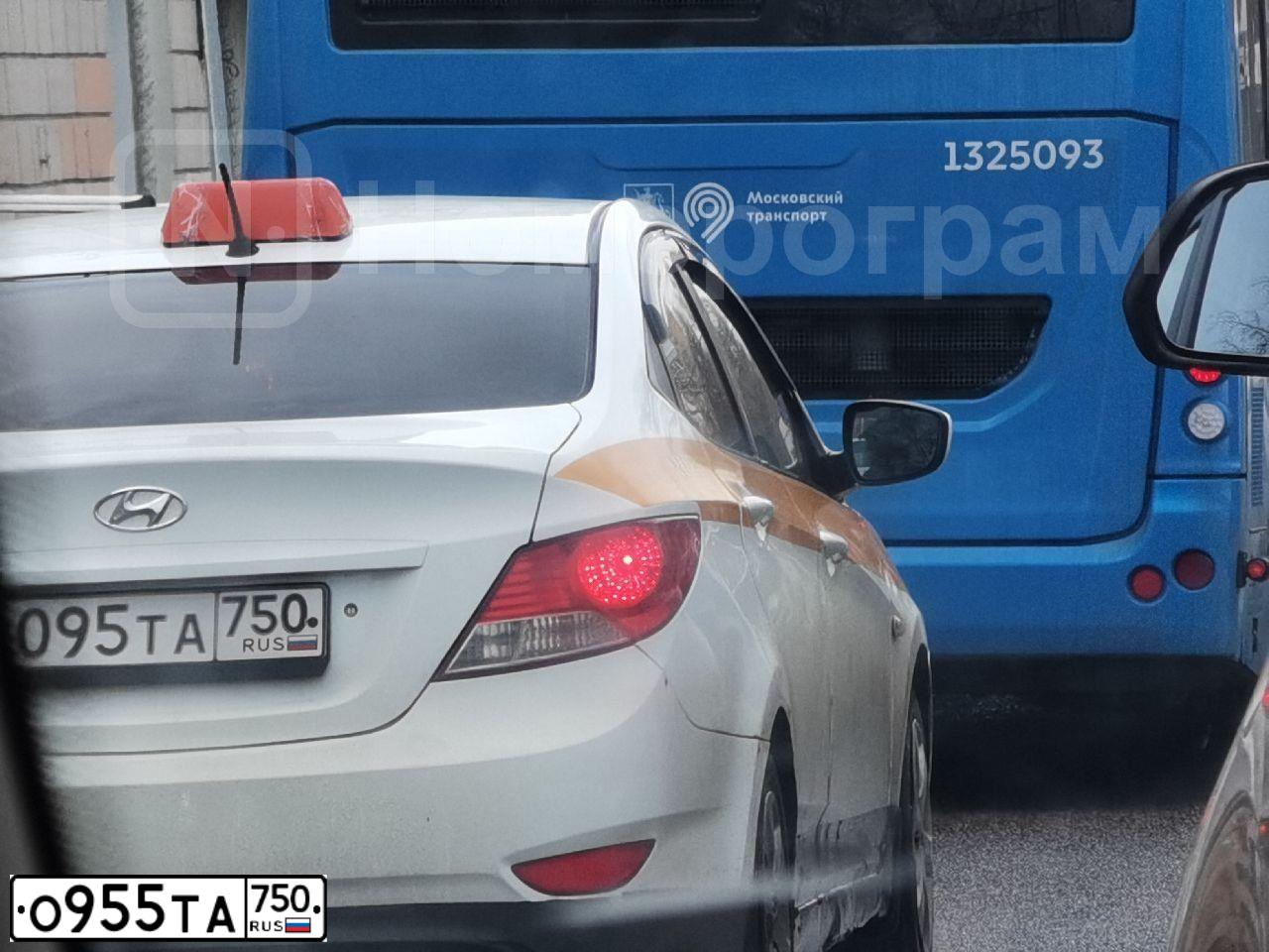 Фото автомобиля PEUGEOT 308, 2012 — госномер Т723ТК190. Цвет: СЕРО-БЕЖЕВЫЙ