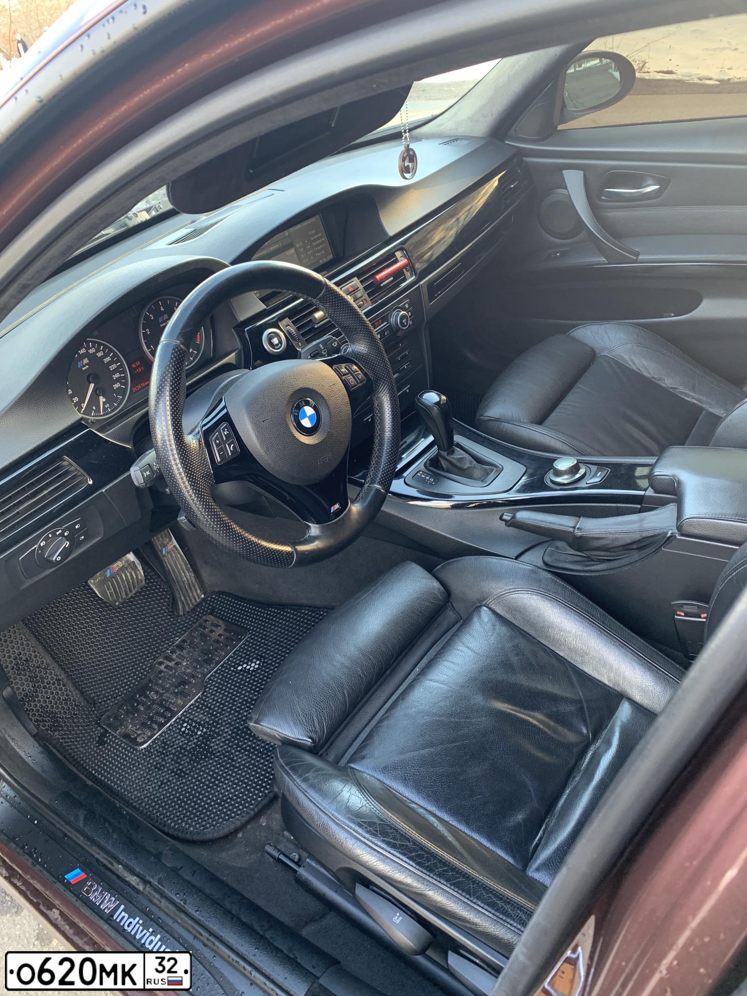 Фото автомобиля BMW SERIE 3, 2007 — госномер М653ММ67. Цвет: ТЕМНО-КРАСНЫЙ