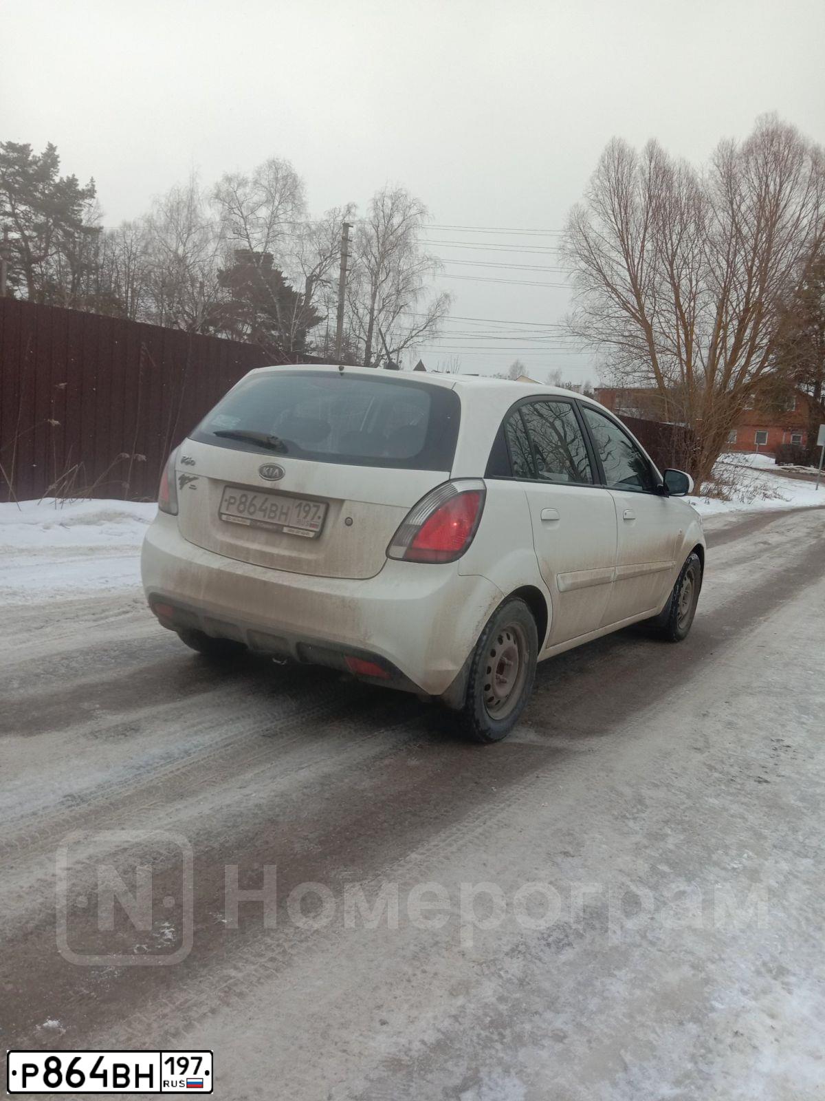 Фото автомобиля КИА РИО, 2010 — госномер С049ЕХ40. Цвет: Белый