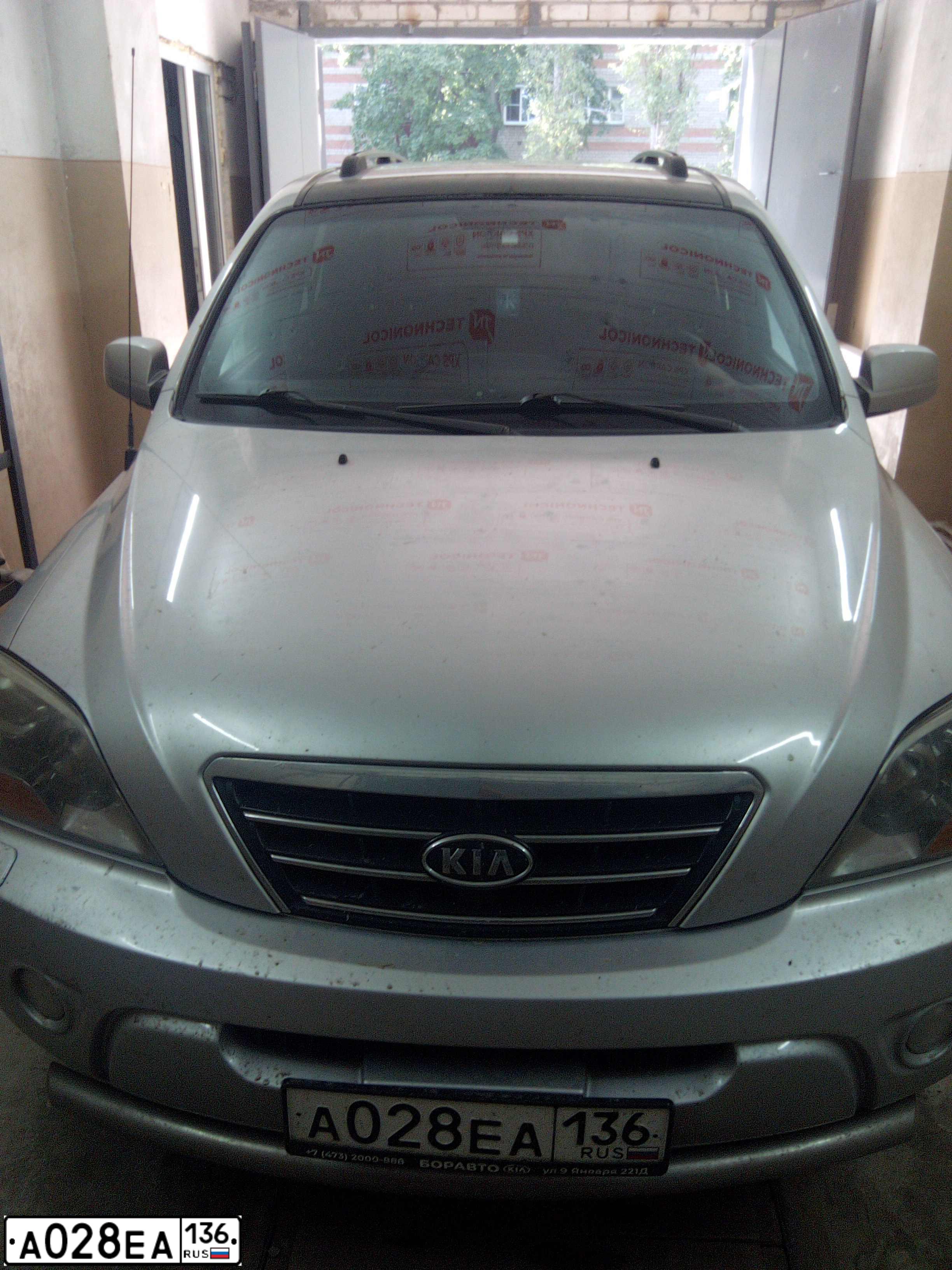 Фото автомобиля KIA SORENTO, 2006 — госномер К750НЕ136. Цвет: СЕРЕБРИСТЫЙ